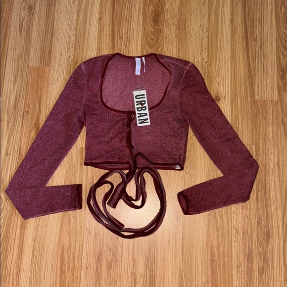 NWT Urban Outfitters Cora Henley Wrap Top Size XS - Picture 3 of 5